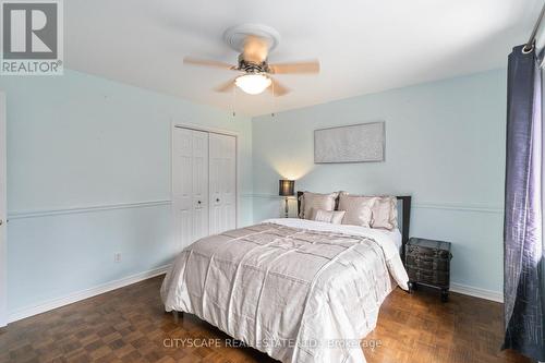 1836 Friar Tuck Court, Mississauga, ON - Indoor Photo Showing Bedroom