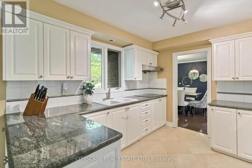 1836 Friar Tuck Court, Mississauga, ON - Indoor Photo Showing Kitchen