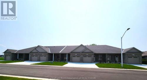 2 Jonathan Street, Chatham, ON - Outdoor With Facade