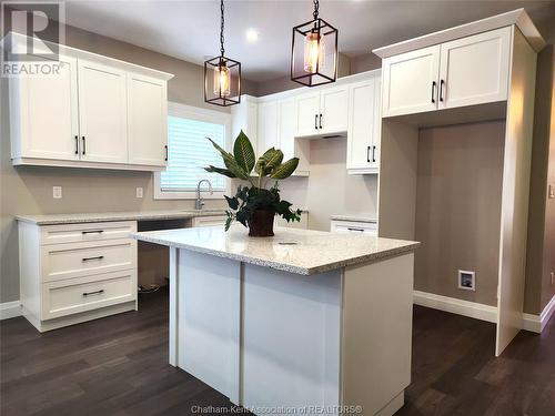 2 Jonathan Street, Chatham, ON - Indoor Photo Showing Kitchen