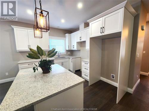 2 Jonathan Street, Chatham, ON - Indoor Photo Showing Kitchen