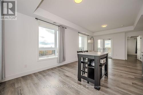 601 - 26 Lowes Road W, Guelph, ON - Indoor Photo Showing Dining Room