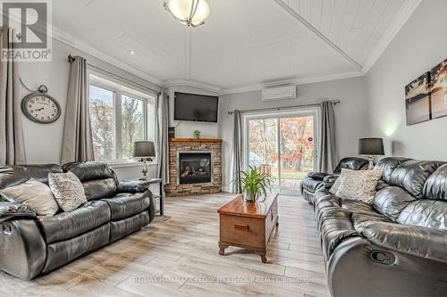 2 Jordan Lane, Huntsville, ON - Indoor Photo Showing Living Room With Fireplace