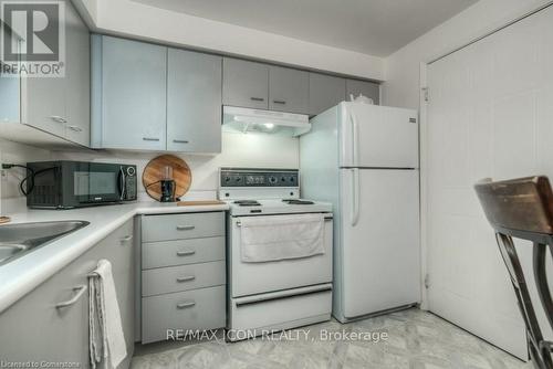 601 - 565 Greenfield Avenue, Kitchener, ON - Indoor Photo Showing Kitchen