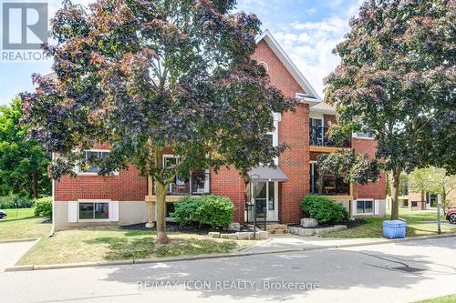 601 - 565 Greenfield Avenue, Kitchener, ON - Outdoor With Facade