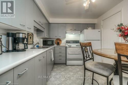 601 - 565 Greenfield Avenue, Kitchener, ON - Indoor Photo Showing Kitchen