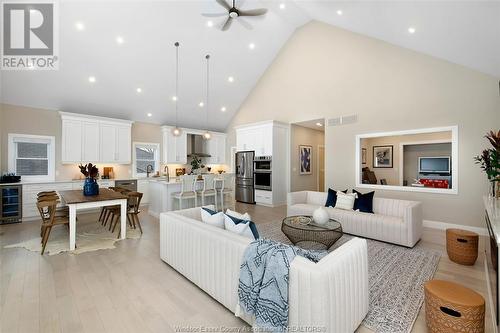 1696 Caille Avenue, Lakeshore, ON - Indoor Photo Showing Living Room