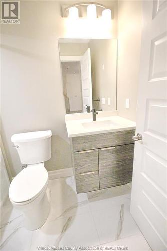 728 Brownstone Unit# 409, Lakeshore, ON - Indoor Photo Showing Bathroom