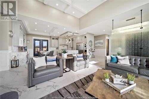 897 Talbot Road, Maidstone, ON - Indoor Photo Showing Living Room