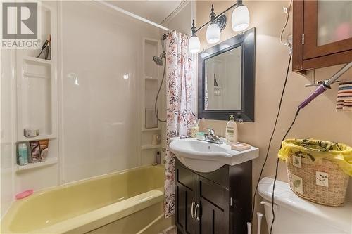 42A Huron Street, Deep River, ON - Indoor Photo Showing Bathroom