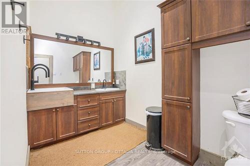 18924 County Road 22 Road, North Glengarry, ON - Indoor Photo Showing Bathroom