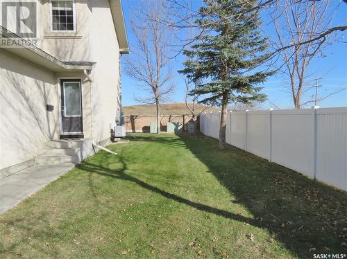 123 445 Bayfield Crescent, Saskatoon, SK - Outdoor