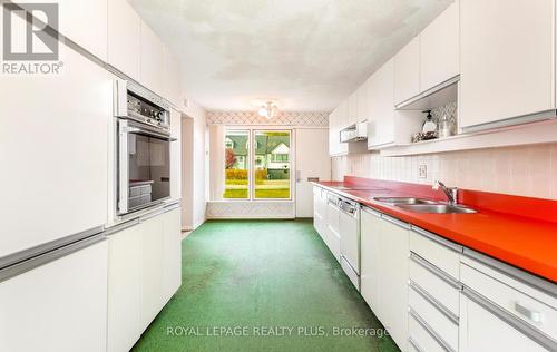 129 Ernest Avenue, Toronto, ON - Indoor Photo Showing Kitchen With Double Sink