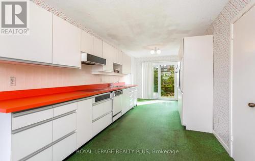 129 Ernest Avenue, Toronto, ON - Indoor Photo Showing Kitchen