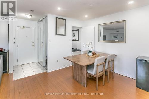 305B - 211 Forum Drive, Mississauga, ON - Indoor Photo Showing Dining Room