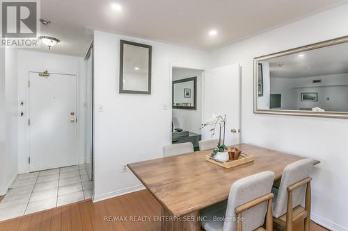 305B - 211 Forum Drive, Mississauga, ON - Indoor Photo Showing Dining Room