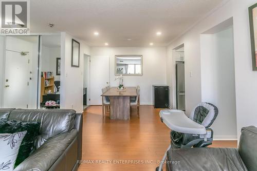 305B - 211 Forum Drive, Mississauga, ON - Indoor