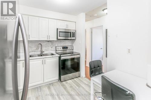 305B - 211 Forum Drive, Mississauga, ON - Indoor Photo Showing Kitchen With Stainless Steel Kitchen With Double Sink