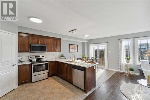 New Quartz Kitchen Countertops - 642 Pepperville Crescent, Ottawa, ON - Indoor Photo Showing Kitchen