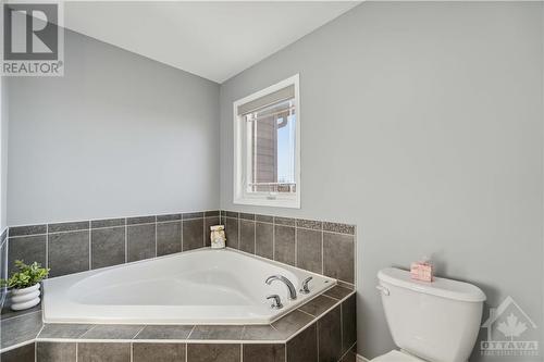 4 piece Ensuite - 642 Pepperville Crescent, Ottawa, ON - Indoor Photo Showing Bathroom