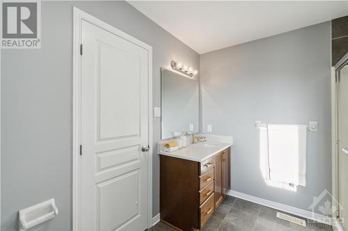 4 piece Ensuite - 642 Pepperville Crescent, Ottawa, ON - Indoor Photo Showing Bathroom