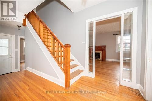 334 Pembroke Street, Pembroke, ON - Indoor Photo Showing Other Room