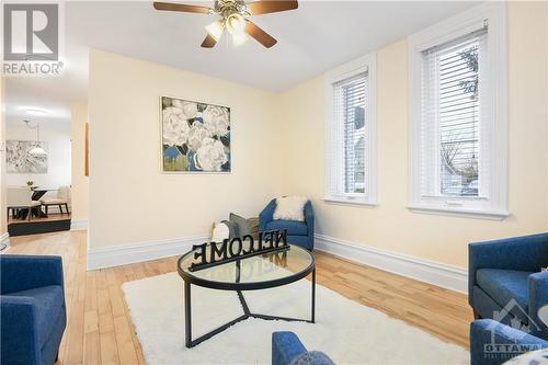 Living room with lots of natural light - 14 Charles Street, Arnprior, ON - Indoor