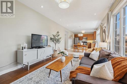 591 Fleetwood Drive, Oshawa (Eastdale), ON - Indoor Photo Showing Living Room