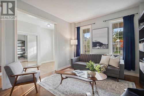 591 Fleetwood Drive, Oshawa (Eastdale), ON - Indoor Photo Showing Living Room