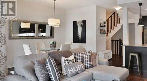 6 - 77 Diana Drive, Brantford, ON - Indoor Photo Showing Living Room