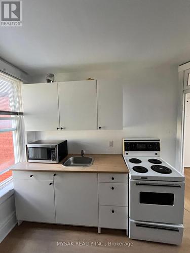 14-18 Brubacher Street, Kitchener, ON - Indoor Photo Showing Kitchen