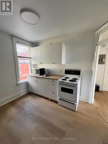 14-18 Brubacher Street, Kitchener, ON - Indoor Photo Showing Kitchen