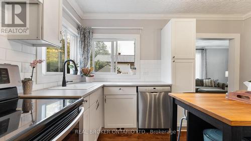 262 Oakland Road, Brant, ON - Indoor Photo Showing Kitchen