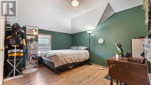 262 Oakland Road, Brant, ON - Indoor Photo Showing Bedroom