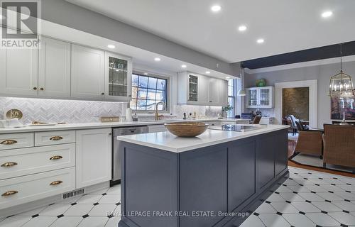 536 Centre Street N, Whitby (Downtown Whitby), ON - Indoor Photo Showing Kitchen