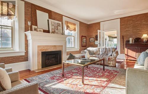 536 Centre Street N, Whitby (Downtown Whitby), ON - Indoor Photo Showing Living Room With Fireplace