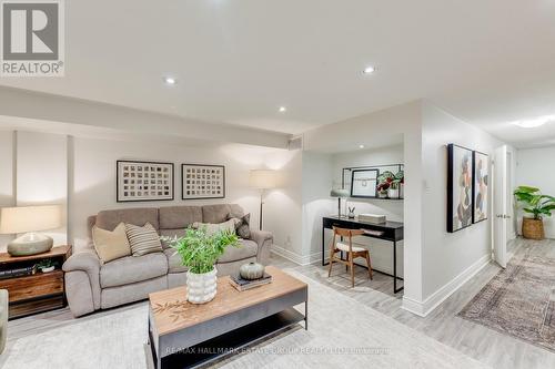 23 - 543 Steeles Avenue W, Toronto, ON - Indoor Photo Showing Living Room