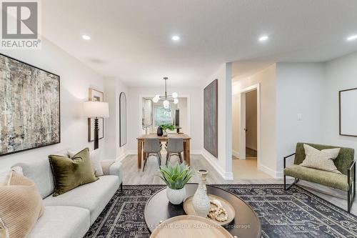 23 - 543 Steeles Avenue W, Toronto, ON - Indoor Photo Showing Living Room