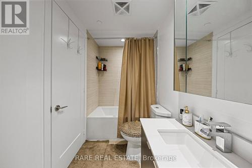 312 - 1 Edgewater Drive, Toronto, ON - Indoor Photo Showing Laundry Room