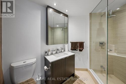 312 - 1 Edgewater Drive, Toronto, ON - Indoor Photo Showing Bathroom