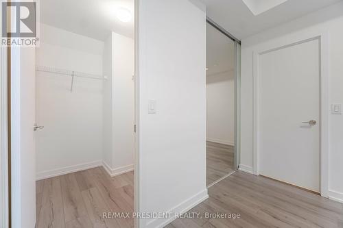 41 - 861 Sheppard Avenue W, Toronto, ON - Indoor Photo Showing Other Room