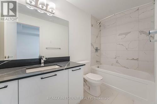 41 - 861 Sheppard Avenue W, Toronto, ON - Indoor Photo Showing Bathroom