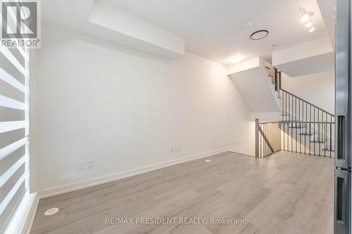 41 - 861 Sheppard Avenue W, Toronto, ON - Indoor Photo Showing Other Room