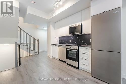 41 - 861 Sheppard Avenue W, Toronto, ON - Indoor Photo Showing Kitchen