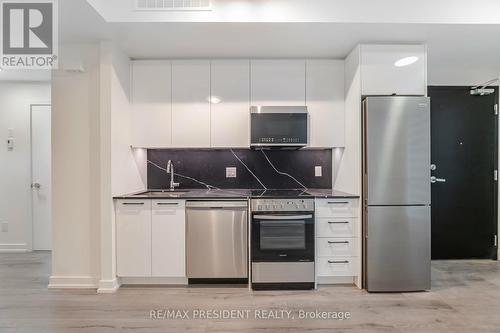 41 - 861 Sheppard Avenue W, Toronto, ON - Indoor Photo Showing Kitchen