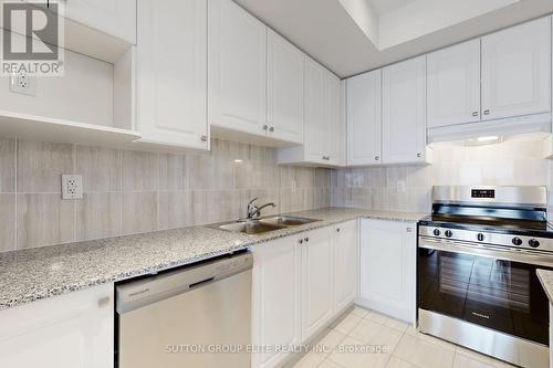 395 Tennant Circle, Vaughan, ON - Indoor Photo Showing Kitchen With Double Sink