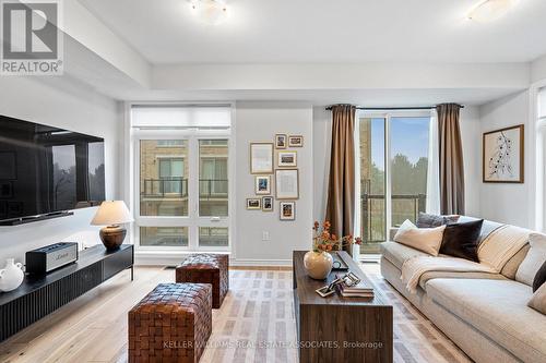 111 Drover Circle, Whitchurch-Stouffville, ON - Indoor Photo Showing Living Room