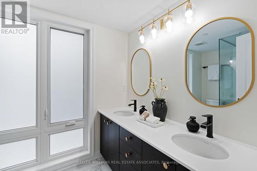 111 Drover Circle, Whitchurch-Stouffville, ON - Indoor Photo Showing Bathroom