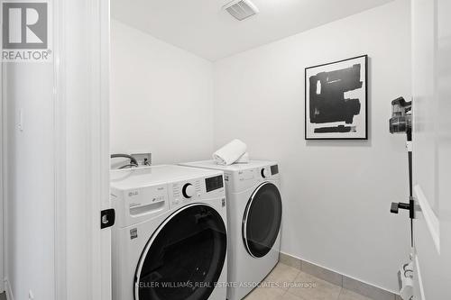 111 Drover Circle, Whitchurch-Stouffville, ON - Indoor Photo Showing Laundry Room