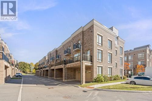 111 Drover Circle, Whitchurch-Stouffville, ON - Outdoor With Facade